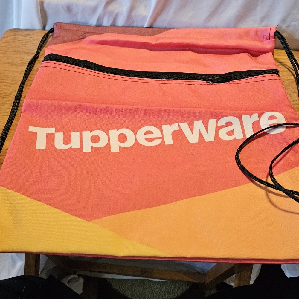 Tupperware cinch bag